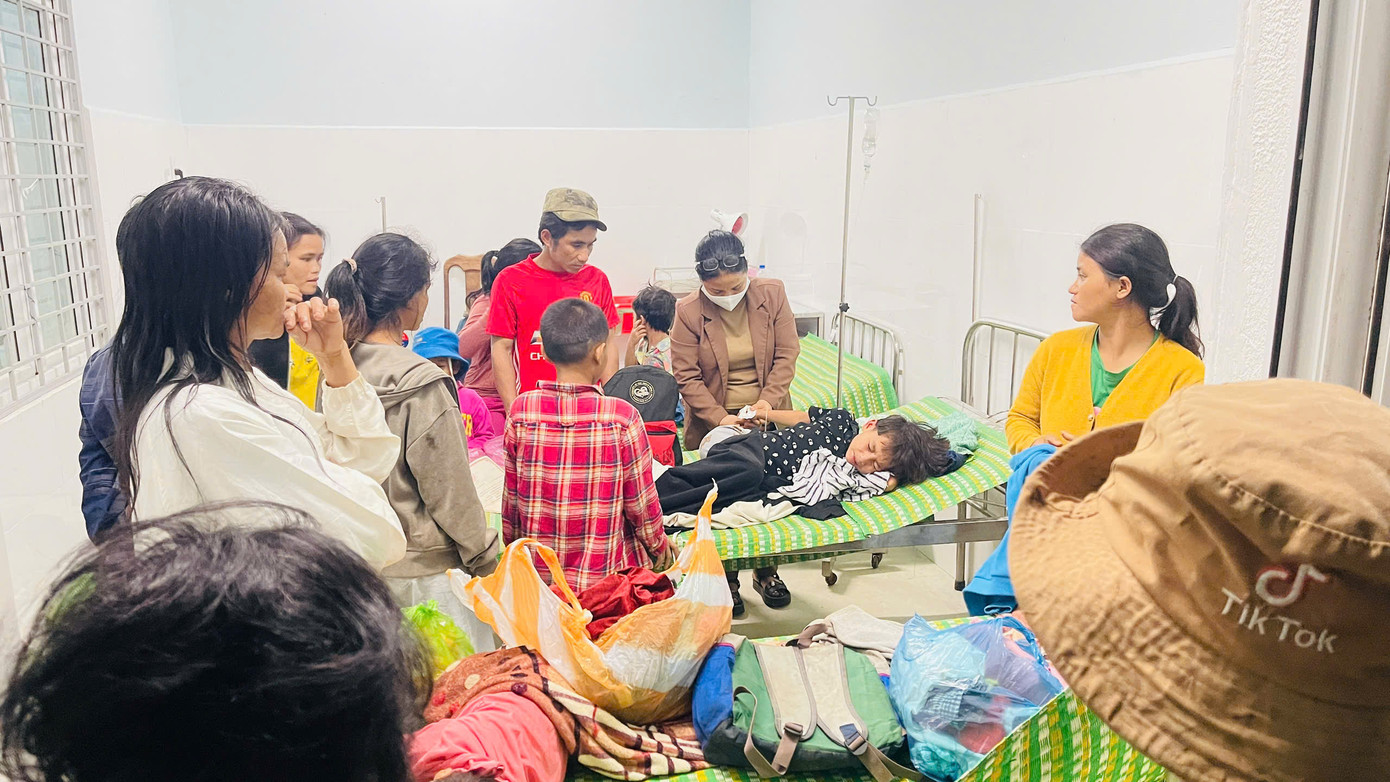 Cả 4 em đã được cấp cứu tại Bệnh viện Nhi Tam Kỳ. Cả 4 em đã được cấp cứu tại Bệnh viện Nhi Tam Kỳ.