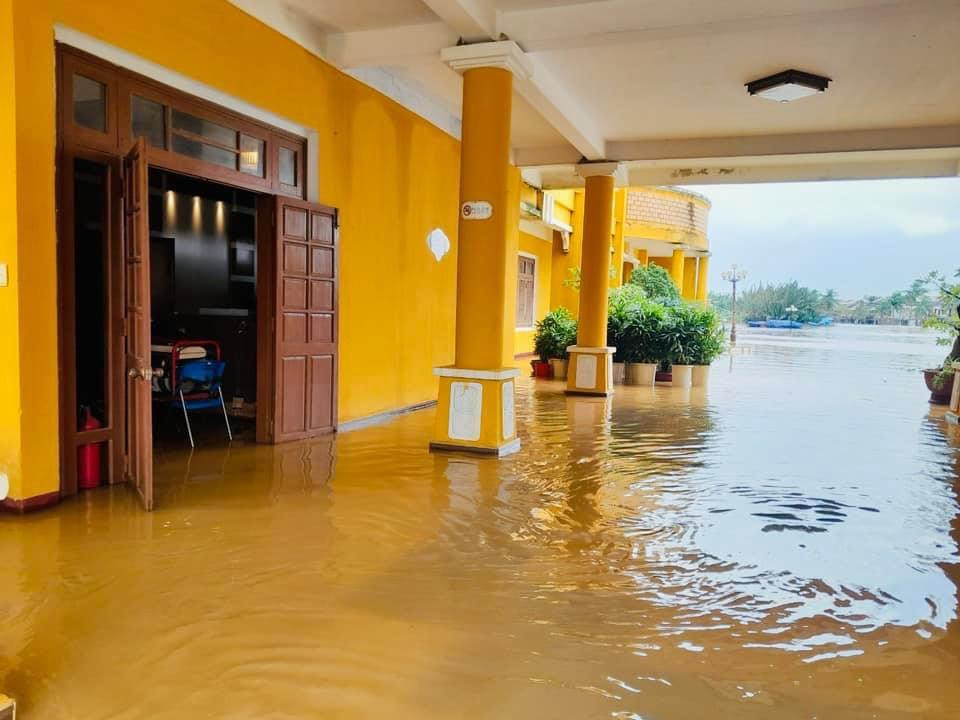 Nước lũ gây ngập tại xã Cẩm Kim, thành phố Hội An