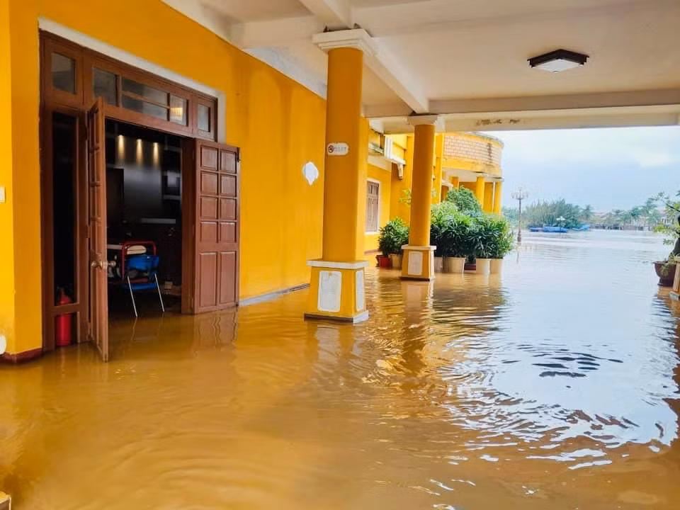 Nước lũ gây ngập tại xã Cẩm Kim, thành phố Hội An