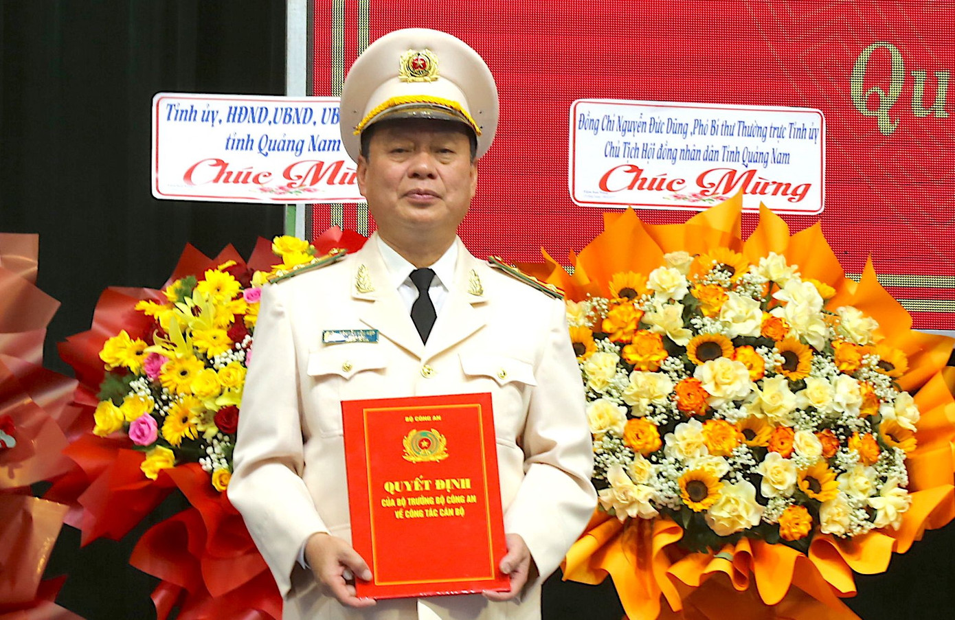 Đại tá Nguyễn Hữu Hợp - Giám đốc Công an tỉnh Quảng Nam. Đại tá Nguyễn Hữu Hợp - Giám đốc Công an tỉnh Quảng Nam.