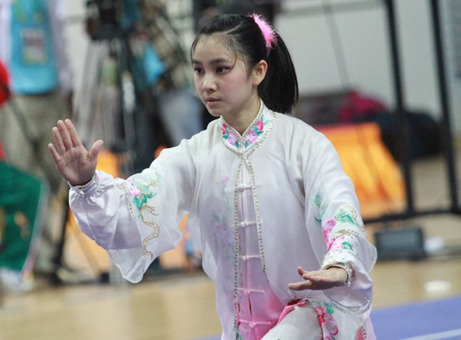 Nữ VĐV Nu Yi Chan của Malaysia thi đấu ở nội dung thái cực quyền nữ