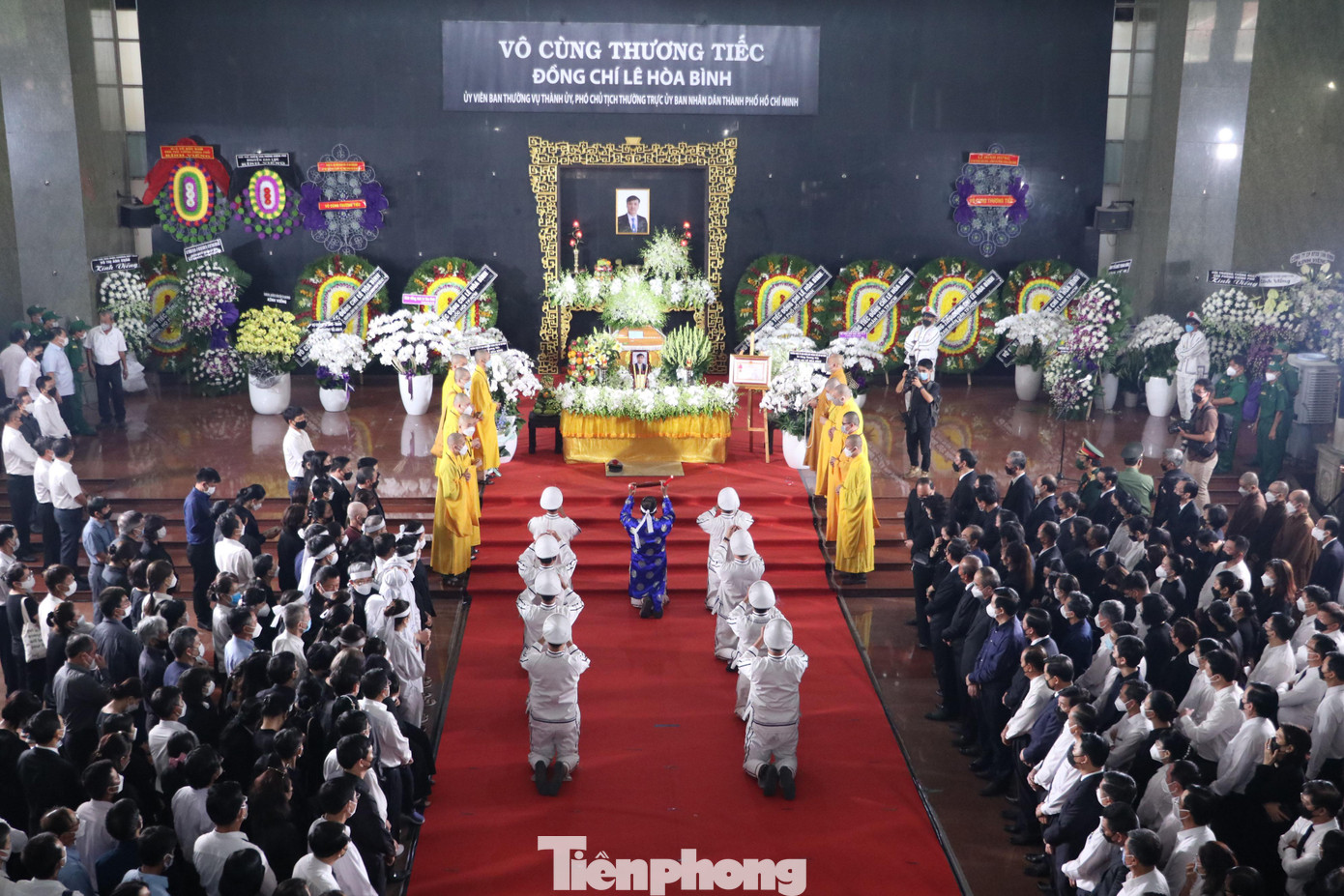 Ban tổ chức lễ tang ông Lê Hòa Bình gồm 15 thành viên do ông Phan Văn Mãi, Ủy viên Ban Chấp hành Trung ương Đảng, Phó Bí thư Thường trực Thành ủy, Chủ tịch UBND TPHCM làm Trưởng ban.