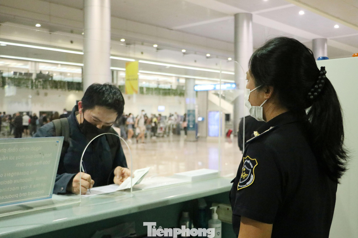 Riêng ngày 29/4, có hơn 6.000 khách quốc tế nhập cảnh, tăng gần 2.000 người so với ngày 28/4. Dù lượng khách quốc tế đang tăng từng ngày nhưng vẫn thấp so với giai đoạn trước khi dịch bệnh bùng phát.