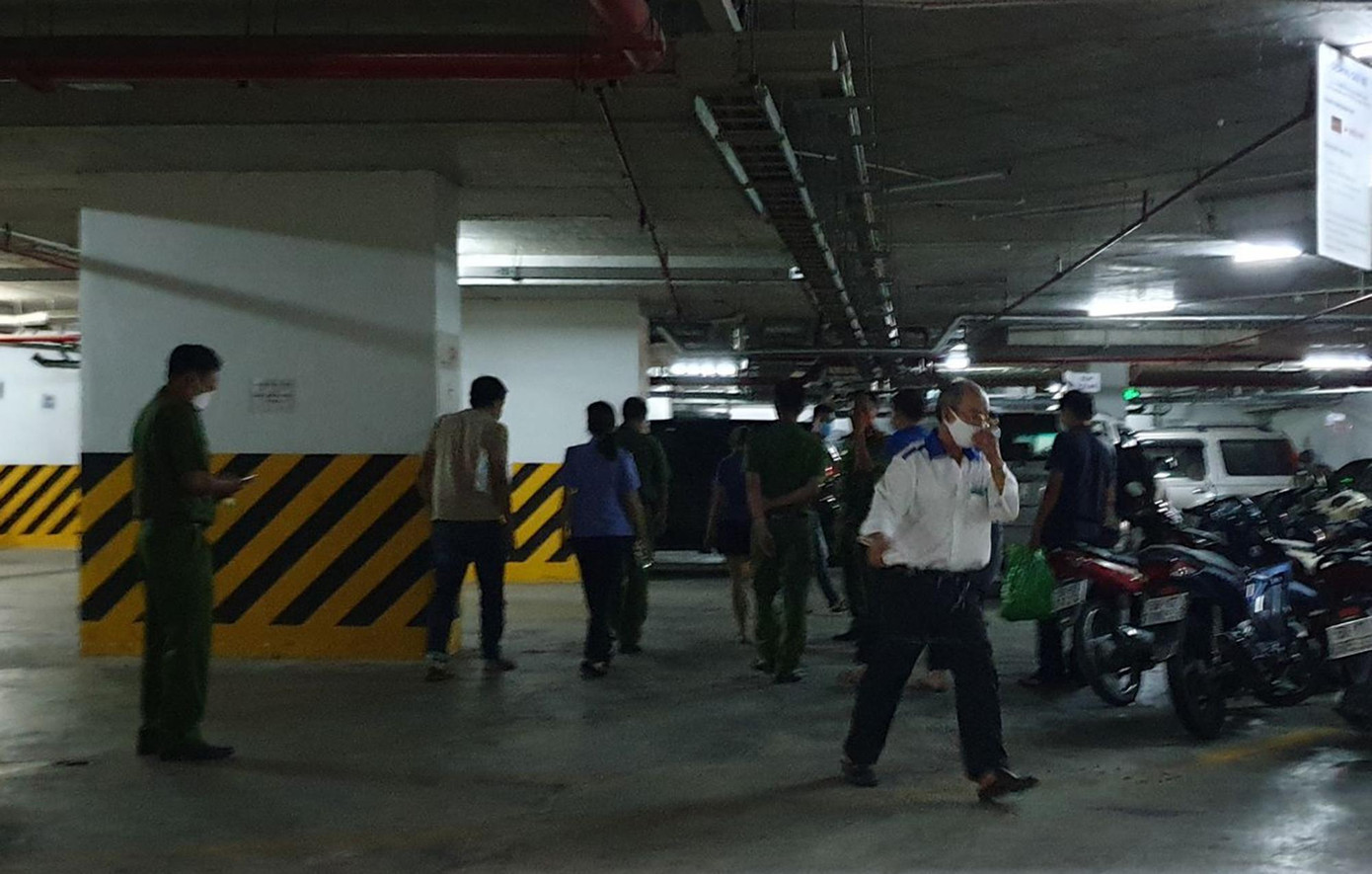 Cảnh sát điều tra vụ việc.