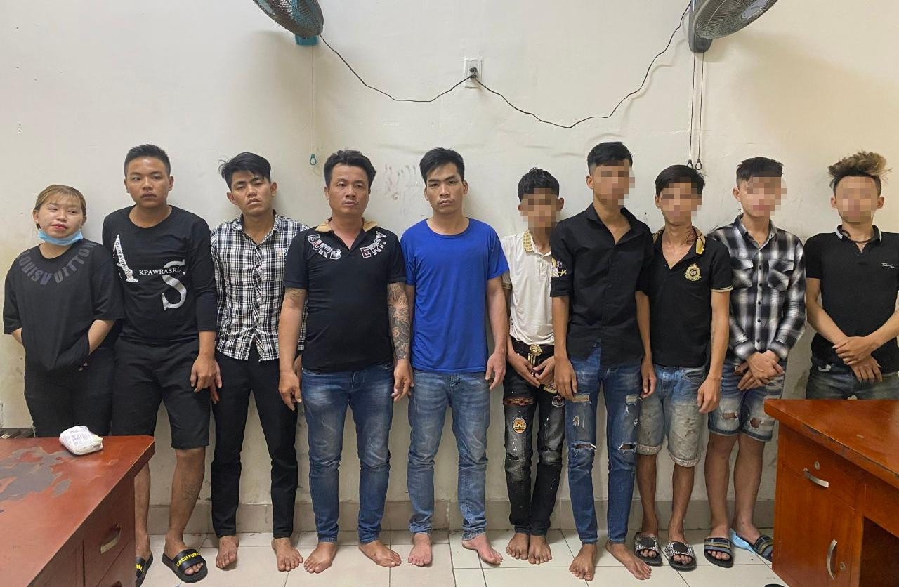 Các thành viên trong băng nhóm bị bắt.