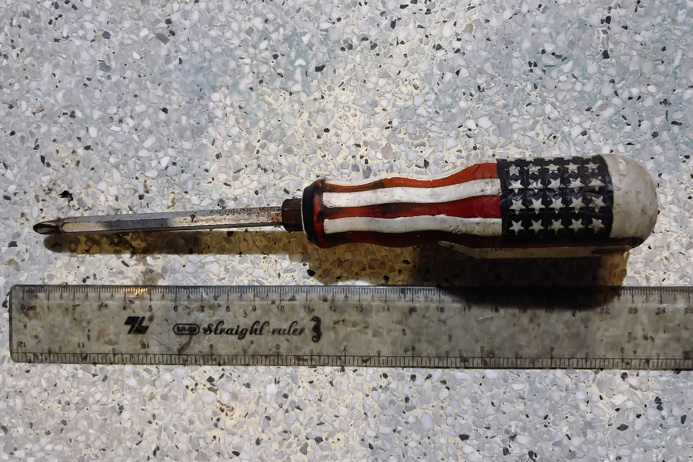 Hung khí bị thu giữ. Hung khí bị thu giữ.