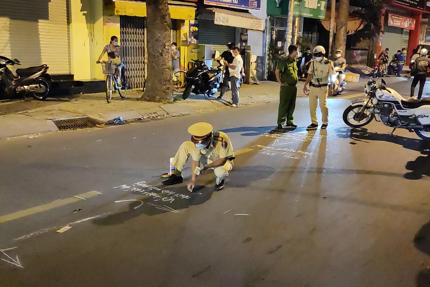 Công an điều tra vụ việc. Công an điều tra vụ việc.