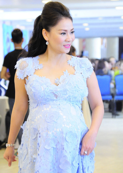 Những sao Việt sinh con muộn màng ảnh 3