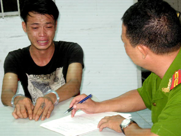 Tên trộm Tài tại cơ quan công an