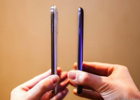 Mỏng hơn chút ít so với S3. Mỏng hơn chút ít so với S3