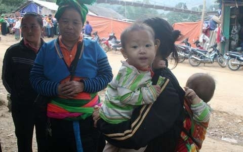 Những cô gái, chàng trai miền sơn cước chỉ 14-15 tuổi đã ngủ thăm