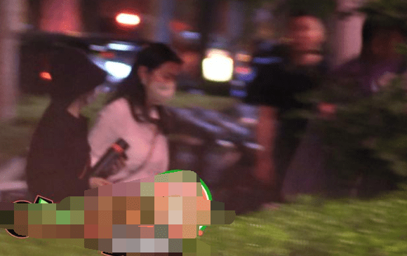 Một trong những người tham đi chơi cùng &quot;Tiểu Cốt&quot; là bà chủ của cô, Lý Tuyết.