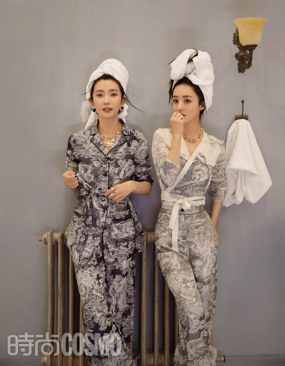 Hai nữ diễn viên đều nổi tiếng là những mỹ nhân "không tuổi" trong showbiz Hoa ngữ. Triệu Lệ Dĩnh sinh năm 1987 nhưng có ngoại hình của nữ sinh cấp 3, trong khi đó Lý Băng Băng không thua kém những cô gái đôi mươi về cả sắc lẫn vóc dù đã sang tuổi 48.