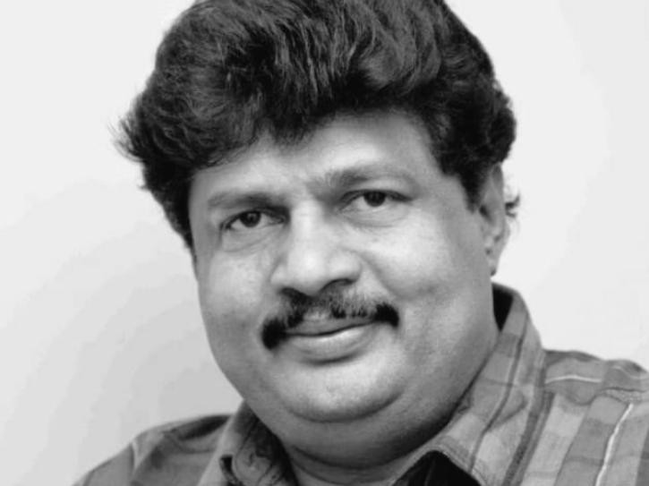 Ramu, nhà sản xuất của các phim như “AK 47”, “Lockup Death”, “Kalasipalya”… qua đời ở tuổi 52 tại một bệnh viện tư nhân ở Bengalur. Ông nhận kết quả dương tính với SARS-CoV-2 sau khi liên tục than phiền về tình trạng khó thở.