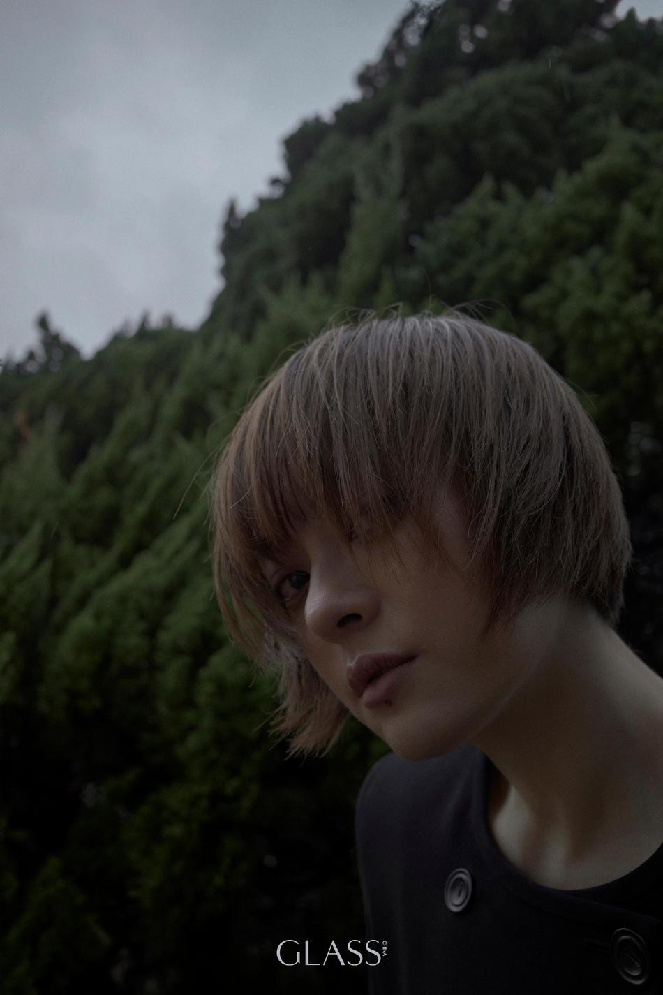 Không hoạt động showbiz nhiều, Tôn Lệ vẫn là cái tên được "săn đón" nhất nhì showbiz Hoa ngữ. Theo giới làm phim, cát xê của cô giờ đã được nâng lên 3 triệu nhân dân tệ (10,7 tỷ đồng) cho mỗi tập phim. Năm ngoái, do dịch COVID-19, cô chấp nhận mức cát xê 20 triệu nhân dân tệ (khoảng 67 tỷ đồng) cho cả bộ phim, chỉ tương đương 20 - 25% so với thù lao trước đây. Không hoạt động showbiz nhiều, Tôn Lệ vẫn là cái tên được "săn đón" nhất nhì showbiz Hoa ngữ. Theo giới làm phim, cát xê của cô giờ đã được nâng lên 3 triệu nhân dân tệ (10,7 tỷ đồng) cho mỗi tập phim. Năm ngoái, do dịch COVID-19, cô chấp nhận mức cát xê 20 triệu nhân dân tệ (khoảng 67 tỷ đồng) cho cả bộ phim, chỉ tương đương 20 - 25% so với thù lao trước đây.