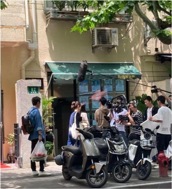 Phùng Thiệu Phong trở lại công việc sau 3 tuần kể từ khi thông báo ly hôn. Phùng Thiệu Phong trở lại công việc sau 3 tuần kể từ khi thông báo ly hôn.