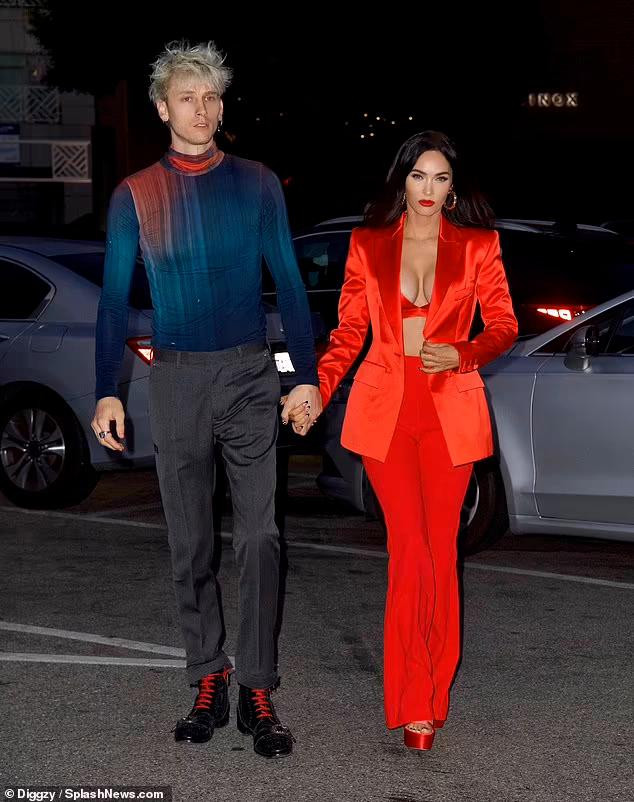 Hai người công khai quan hệ vào tháng 5/2020 sau khi gặp nhau trên phim trường &quot;Midnight In The Switchgrass&quot;. Cả nữ diễn viên và nam rapper đều khẳng định, yêu nhau từ cái nhìn đầu tiên. Kể từ đó, cặp đôi thường xuyên bị bắt gặp &quot;dính nhau như sam&quot; nơi công cộng. Trước tình trẻ, Megan có cuộc hôn nhân 10 năm với nam diễn viên Brian Austin Green (từ 2010 đến 2020). Hai người có với nhau 3 con và hiện đang tranh chấp quyền nuôi dưỡng.