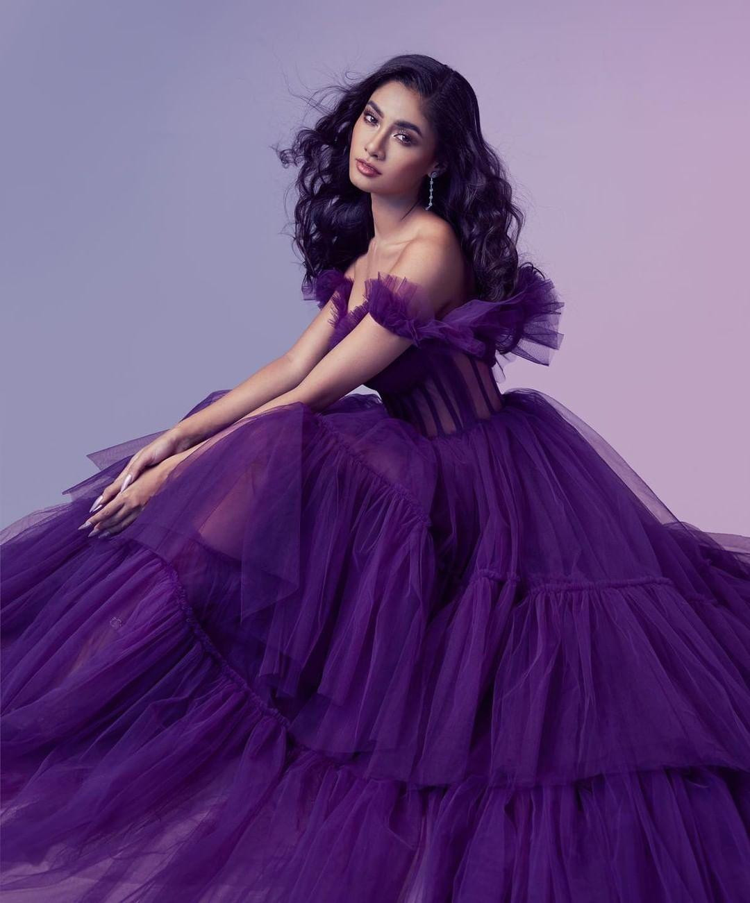 Thuzar Wint Lwin kêu gọi quốc tế lên tiếng vì Myanmar. Thuzar Wint Lwin kêu gọi quốc tế lên tiếng vì Myanmar.