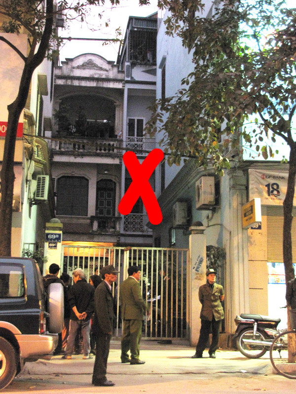 Căn nhà bốn tầng - nơi xảy ra án mạng. Ảnh: Tuấn Nguyễn