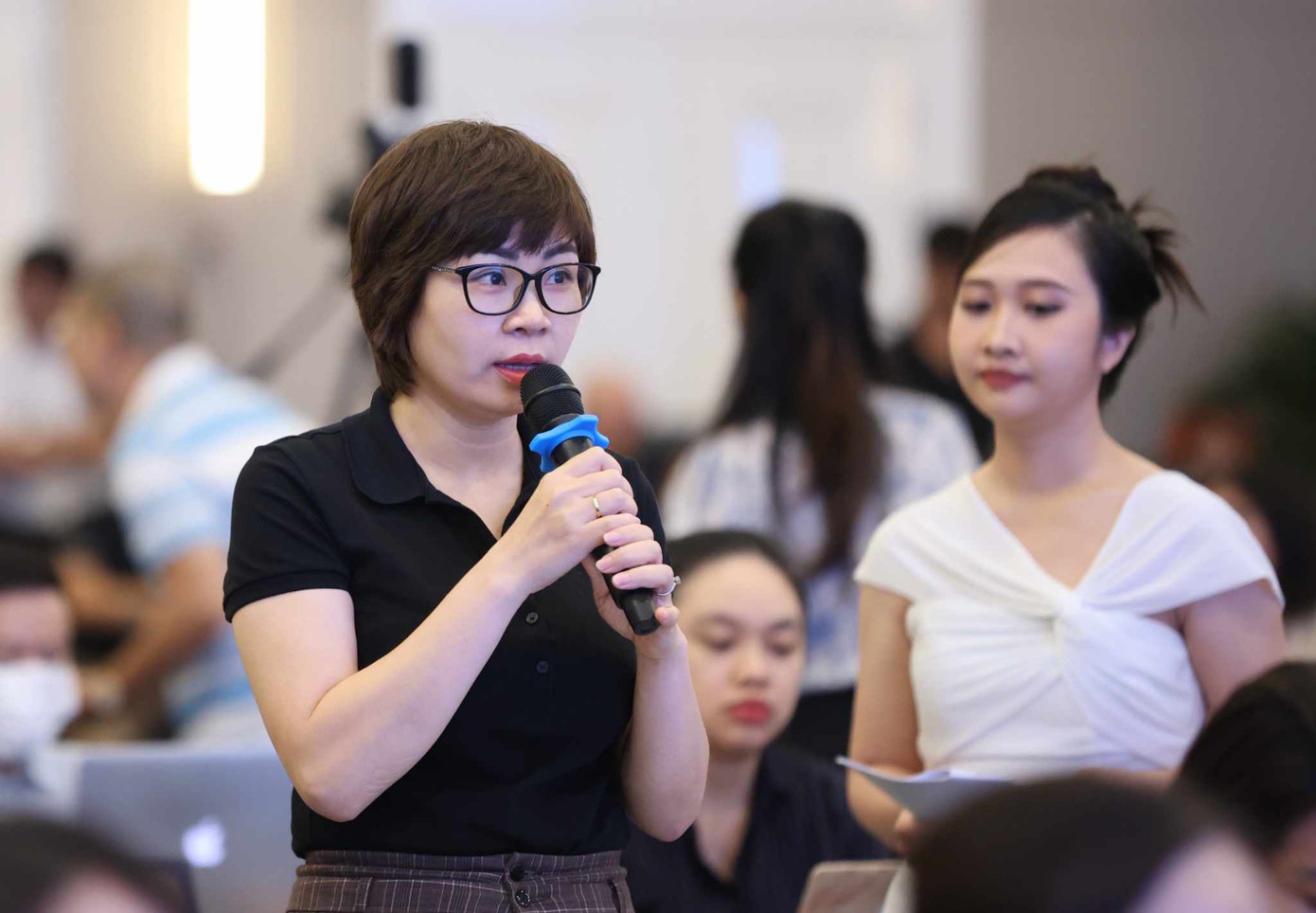 PV Nguyễn Hằng (CafeF).