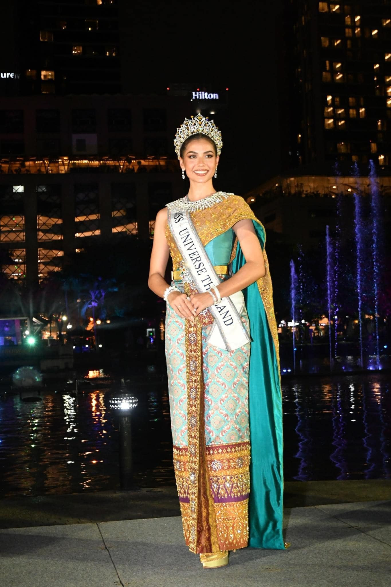 Thai Sashes cho biết tài xế chở Anntonia Porsild ra đường cao tốc nhưng bị lạc đường. Tài xế đã có quyết định liều lĩnh là quay đầu xe nên đã bị một chiếc xe khác đi cùng chiều tông vào.