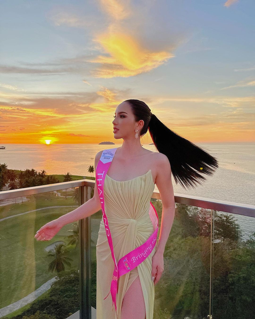 Chiến thắng của Tia Li Taveepanichpan được đánh giá là xứng đáng, nhận được sự ủng hộ của các fan sắc đẹp. Trong suốt quá trình tham dự cuộc thi, cô luôn xuất hiện với hình ảnh chuyên nghiệp, quyến rũ.