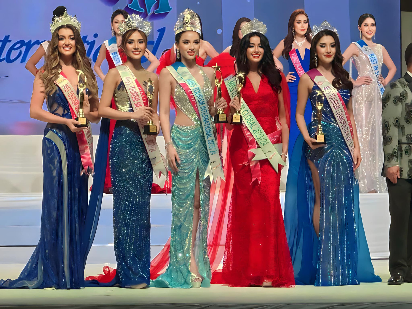 Tối 25/11 đã diễn ra chung kết Miss Tourism International - Hoa hậu Du lịch Quốc tế 2023. Chung cuộc, người đẹp Thái Lan - Tia Li Taveepanichpan đã giành ngôi vị cao nhất.