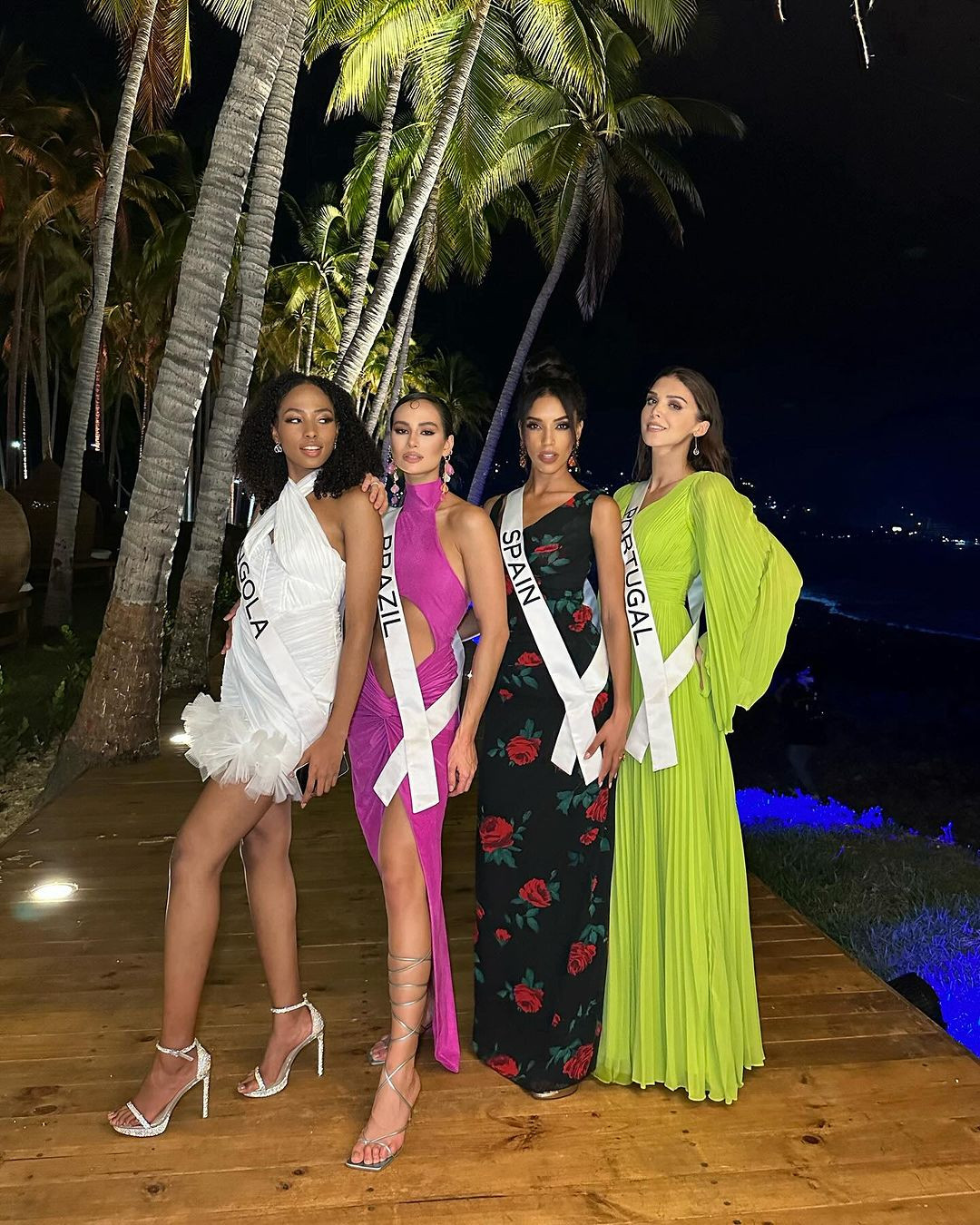 Vẫn còn nhiều tranh cãi về việc người chuyển giới được dự thi Hoa hậu Hoàn vũ nhưng không thể phủ nhận cuộc thi đã mang lại cái nhìn cởi mở với phụ nữ ở mọi lứa tuổi, giới tính, giúp họ tự tin thể hiện bản thân.