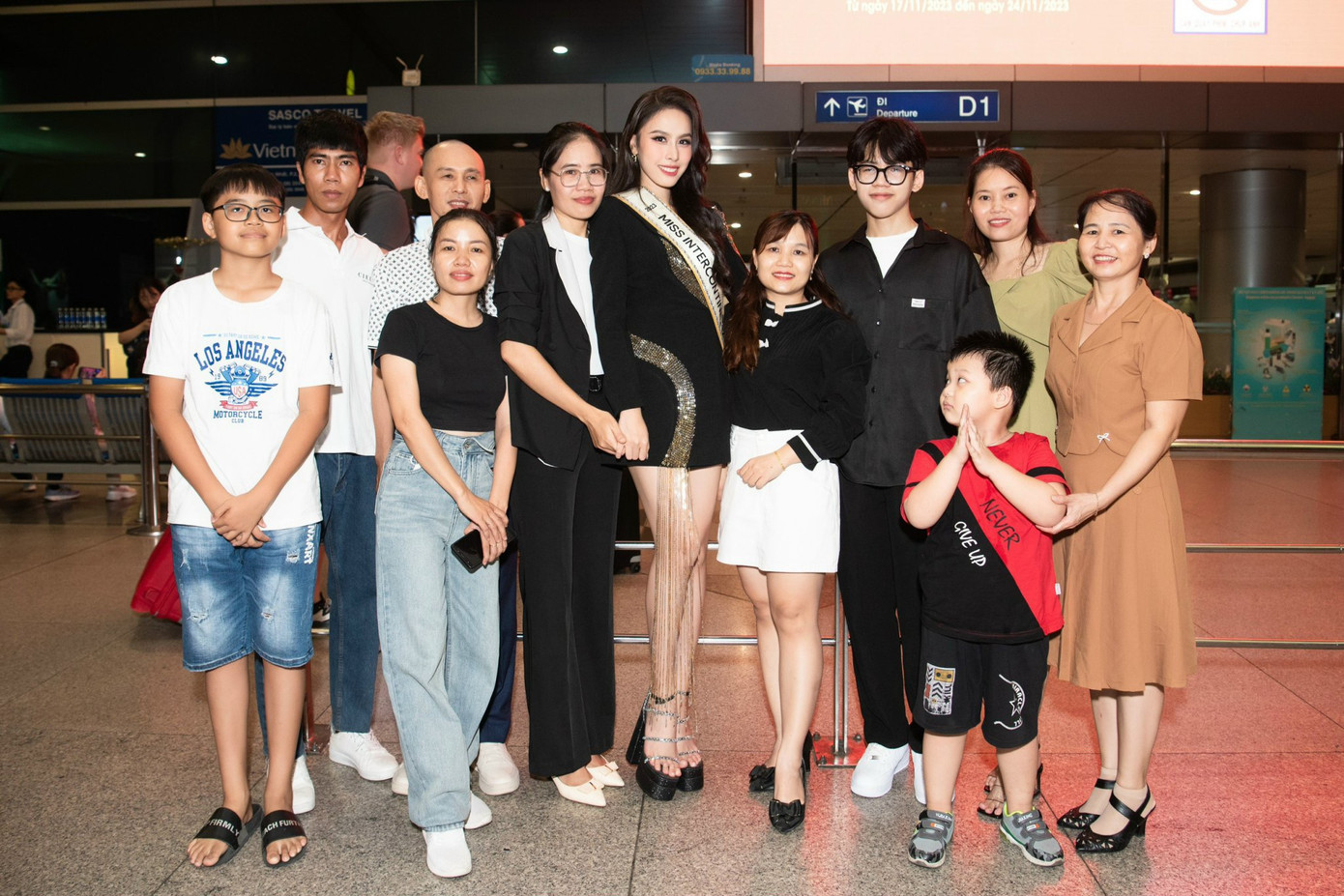 Ngọc Hằng chia sẻ niềm vui, xúc động khi được mọi người yêu thương. Cô cho biết vô cùng tự hào khi đeo trên mình chiếc sash Miss Intercontinental Vietnam 2023, thể hiện tinh thần sẵn sàng chinh phục vương miện quốc tế.