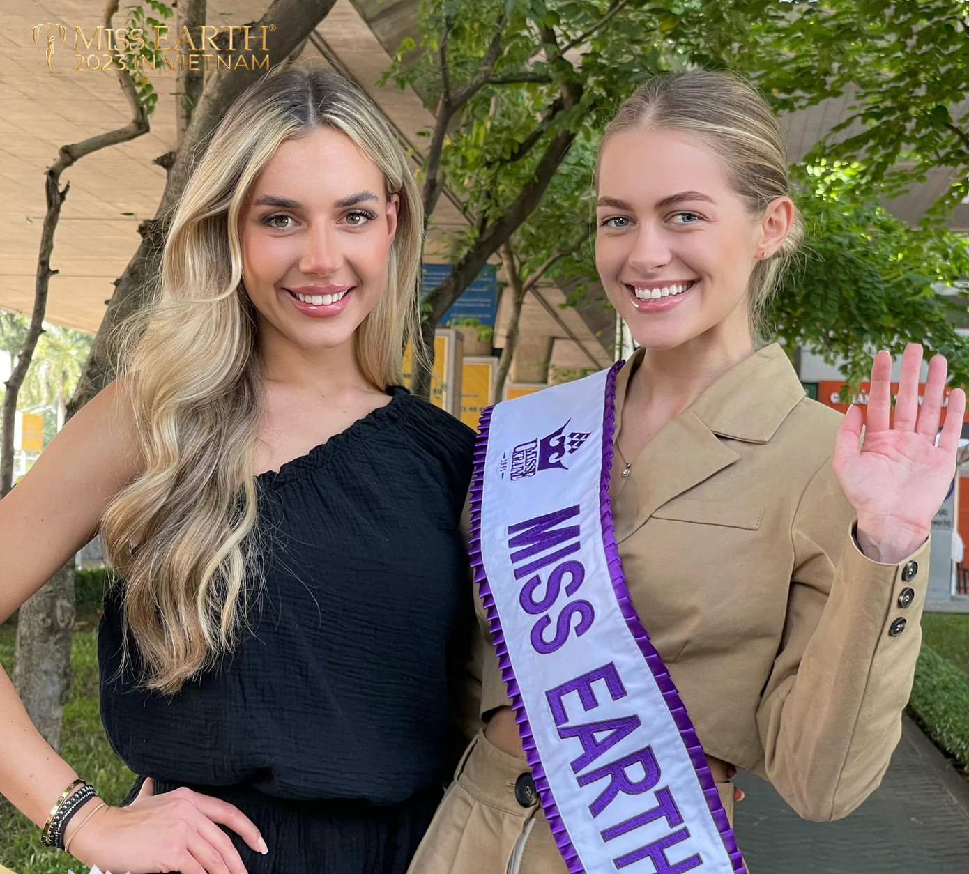 Hai người đẹp Đức và Ukraine rạng rỡ khi hội ngộ ở sân bay Tân Sơn Nhất.