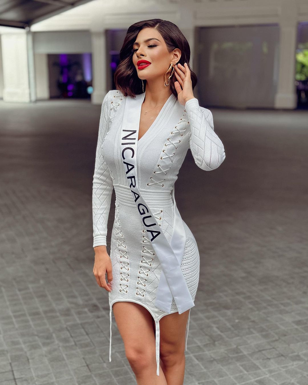 Người đẹp luôn biết cách làm mình nổi bật bằng những bộ trang phục tôn vóc dáng gợi cảm trong quá trình dự thi Hoa hậu Hoàn vũ 2023 ở El Salvador.