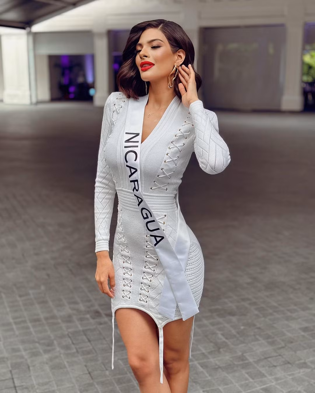 Người đẹp luôn biết cách làm mình nổi bật bằng những bộ trang phục tôn vóc dáng gợi cảm trong quá trình dự thi Hoa hậu Hoàn vũ 2023 ở El Salvador.