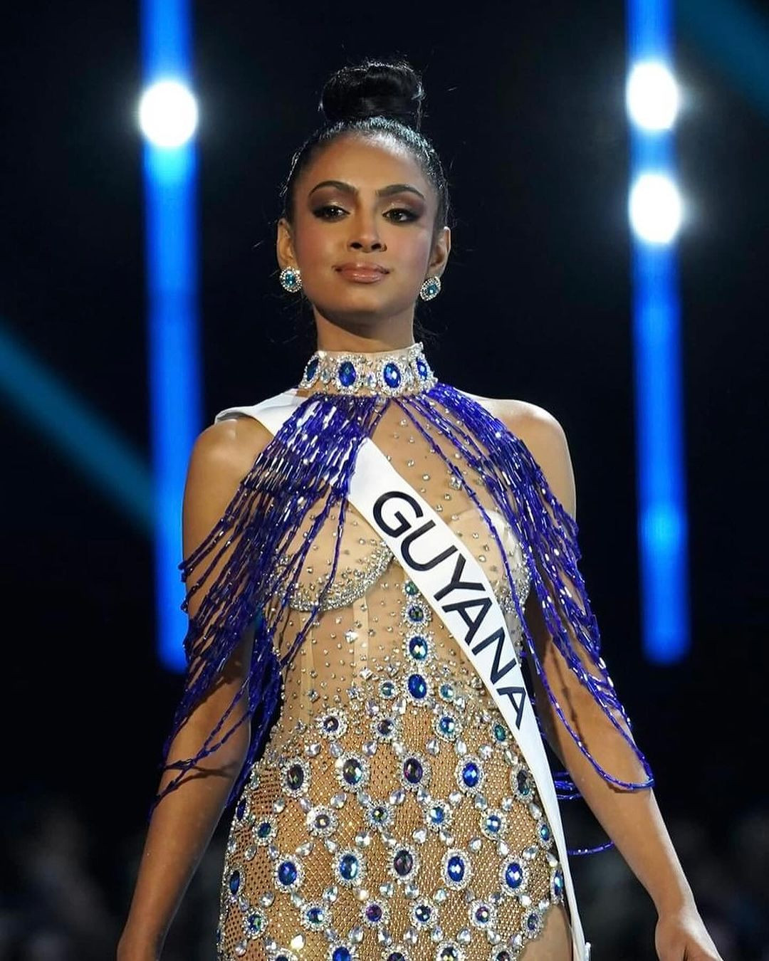 Hai người đẹp Argentina và Guyana tố nhau sau cuộc thi. Hai người đẹp Argentina và Guyana tố nhau sau cuộc thi.