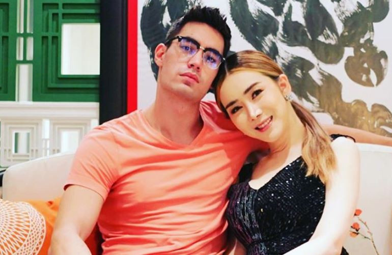 Bà Anne từng có thời gian mặn nồng bên Clint Bondad. Bà Anne từng có thời gian mặn nồng bên Clint Bondad.