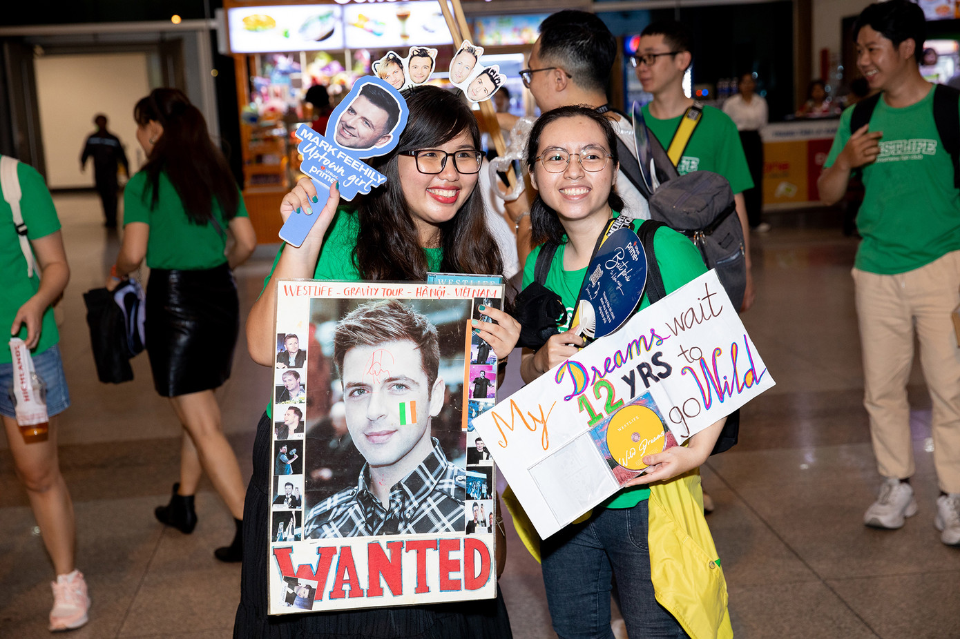 Trước đó, khi nhận được thông tin Westlife tới Việt Nam biểu diễn đã tạo nên cơn sớt với các fan thế hệ 8X. Họ mong muốn được tới xem Westlife biểu diễn để sống lại những ký ức của thời thanh xuân.