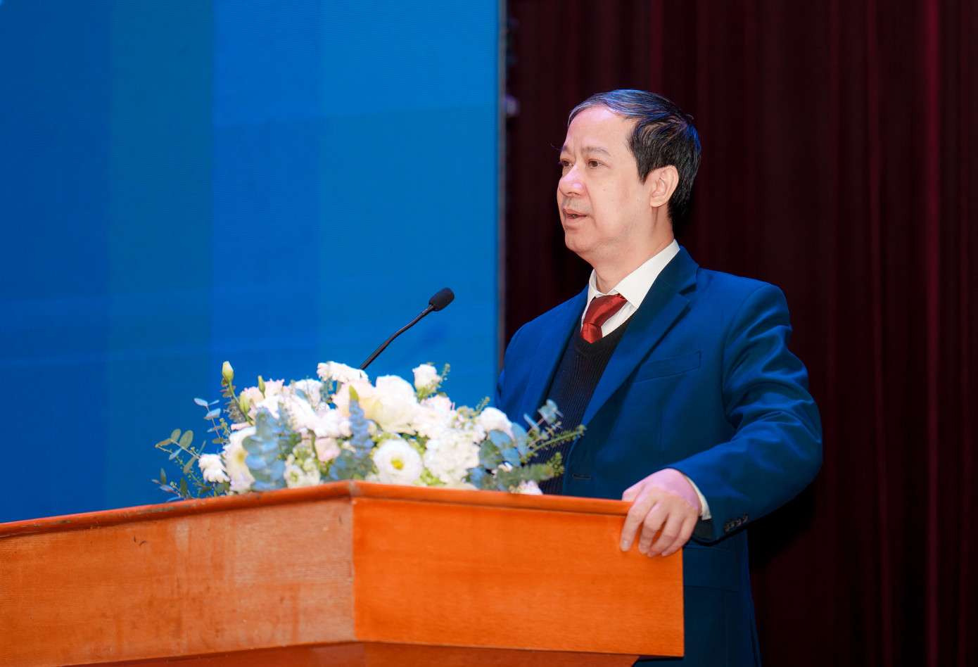 Bộ trưởng Bộ GD&ĐT Nguyễn Kim Sơn chia sẻ tại buổi lễ Bộ trưởng Bộ GD&ĐT Nguyễn Kim Sơn chia sẻ tại buổi lễ