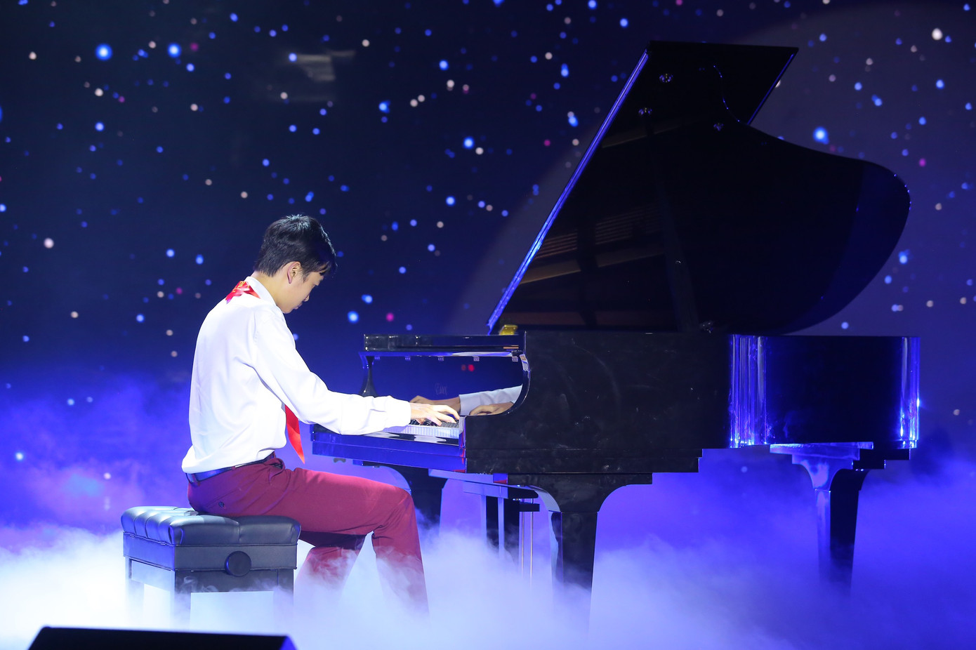 Gương mặt trẻ Việt Nam tiêu biểu và khát vọng dựng xây đất nước hùng cường ảnh 15