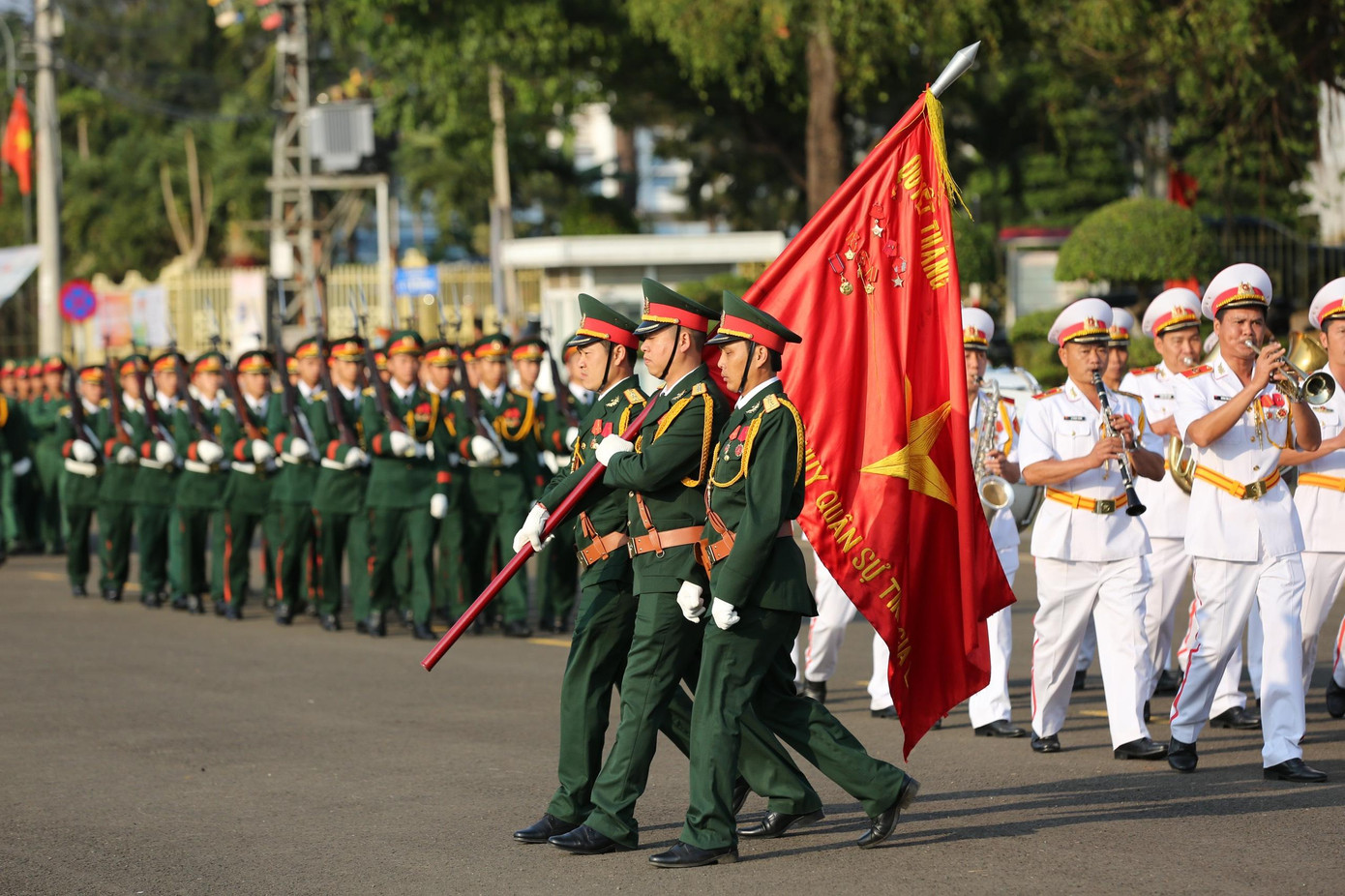Uy nghiêm Lễ Thượng cờ trên Quảng trường Đại Đoàn Kết ảnh 17 Uy nghiêm Lễ Thượng cờ trên Quảng trường Đại Đoàn Kết ảnh 17