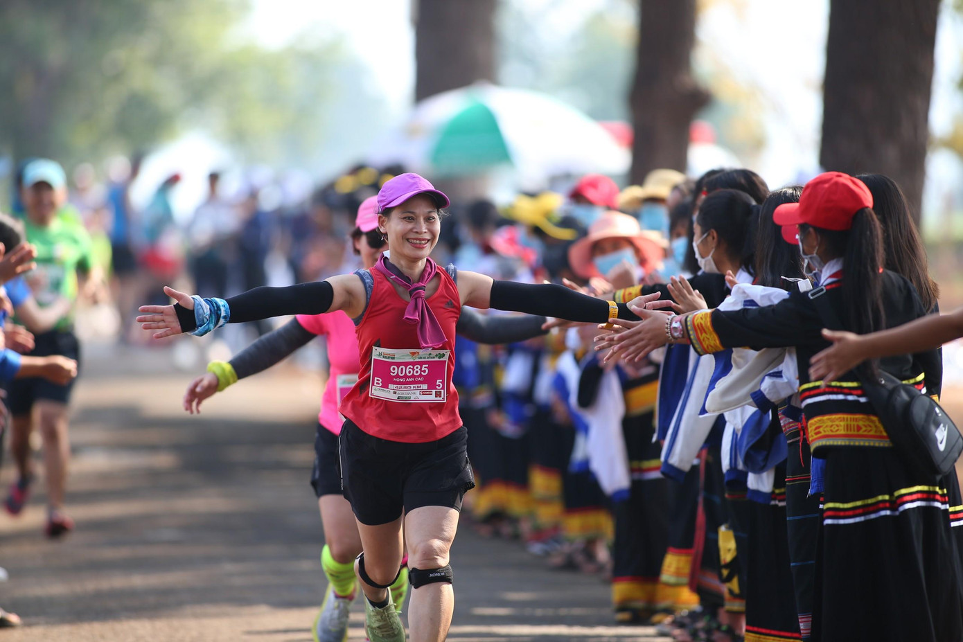 Những khoảnh khắc này sẽ còn được các runner tham gia Tiền Phong Marathon nhắc mãi mỗi khi nói về phố núi Pleiku. Những khoảnh khắc này sẽ còn được các runner tham gia Tiền Phong Marathon nhắc mãi mỗi khi nói về phố núi Pleiku.