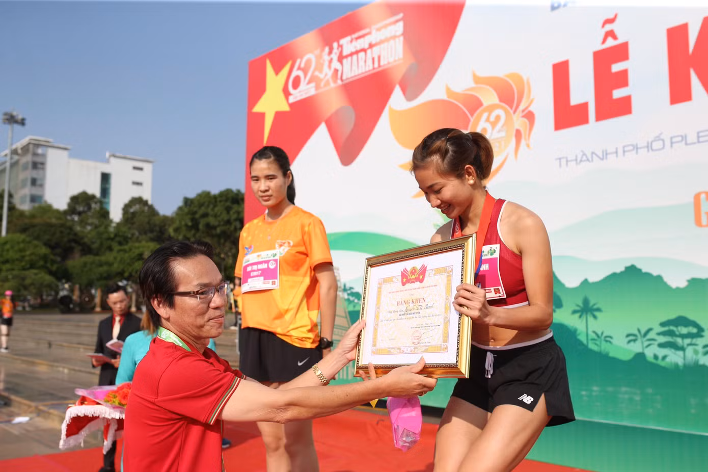 Theo dấu chân huyền thoại ảnh 7 Theo dấu chân huyền thoại ảnh 7