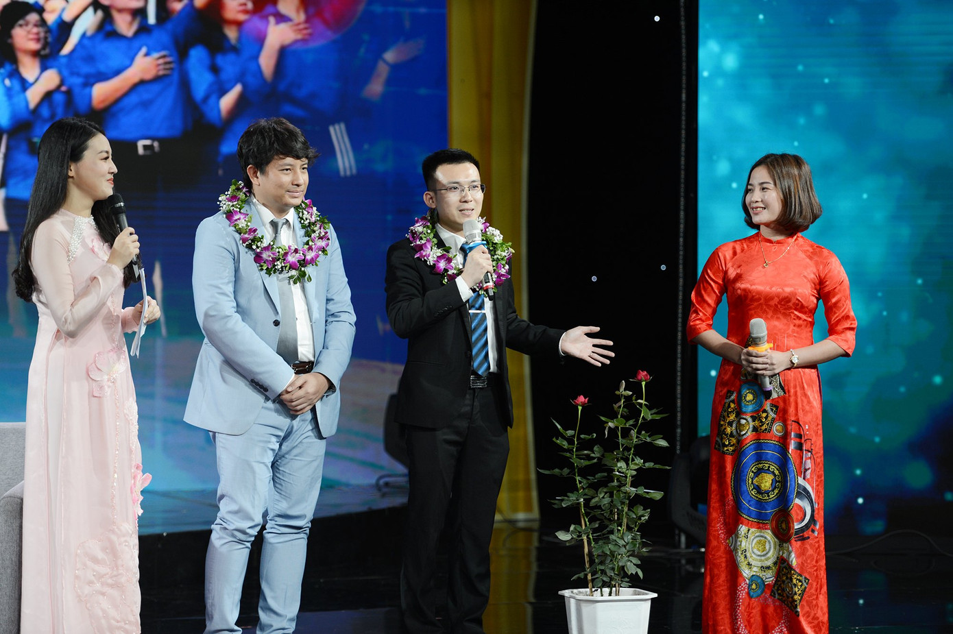 Gương mặt trẻ Việt Nam tiêu biểu và khát vọng dựng xây đất nước hùng cường ảnh 22