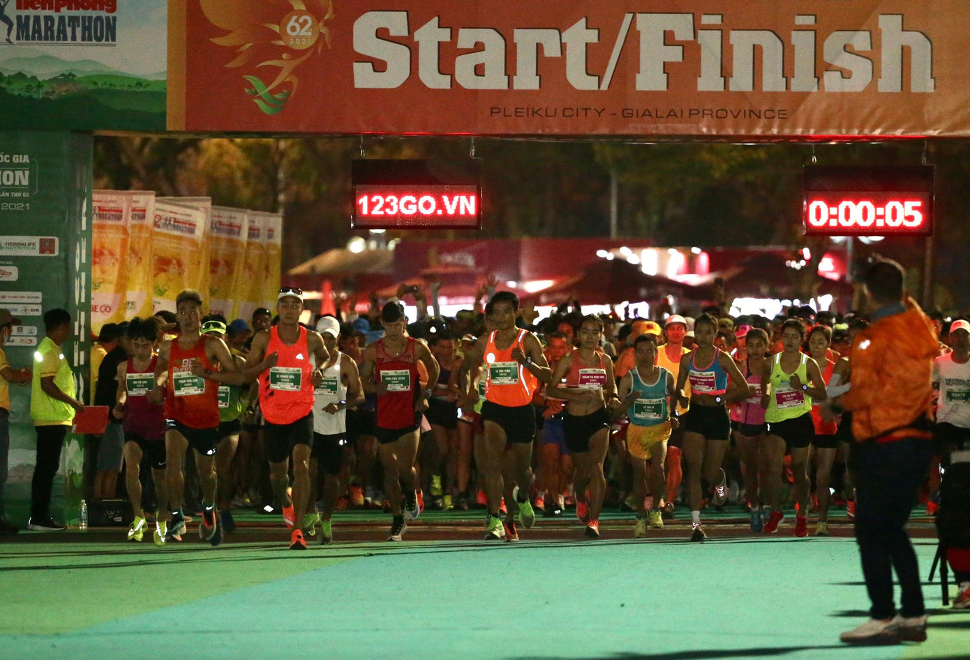 Tiền Phong Marathon 2021 - Cùng nhau về đích ảnh 21 Tiền Phong Marathon 2021 - Cùng nhau về đích ảnh 21