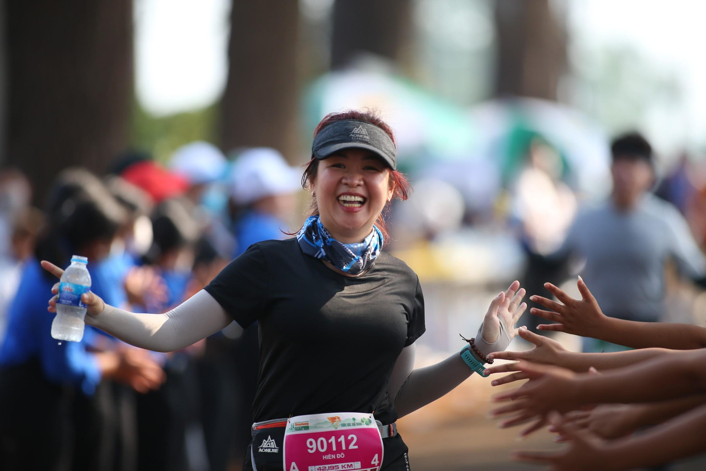 Những khoảnh khắc này sẽ còn được các runner tham gia Tiền Phong Marathon nhắc mãi mỗi khi nói về phố núi Pleiku. Những khoảnh khắc này sẽ còn được các runner tham gia Tiền Phong Marathon nhắc mãi mỗi khi nói về phố núi Pleiku.