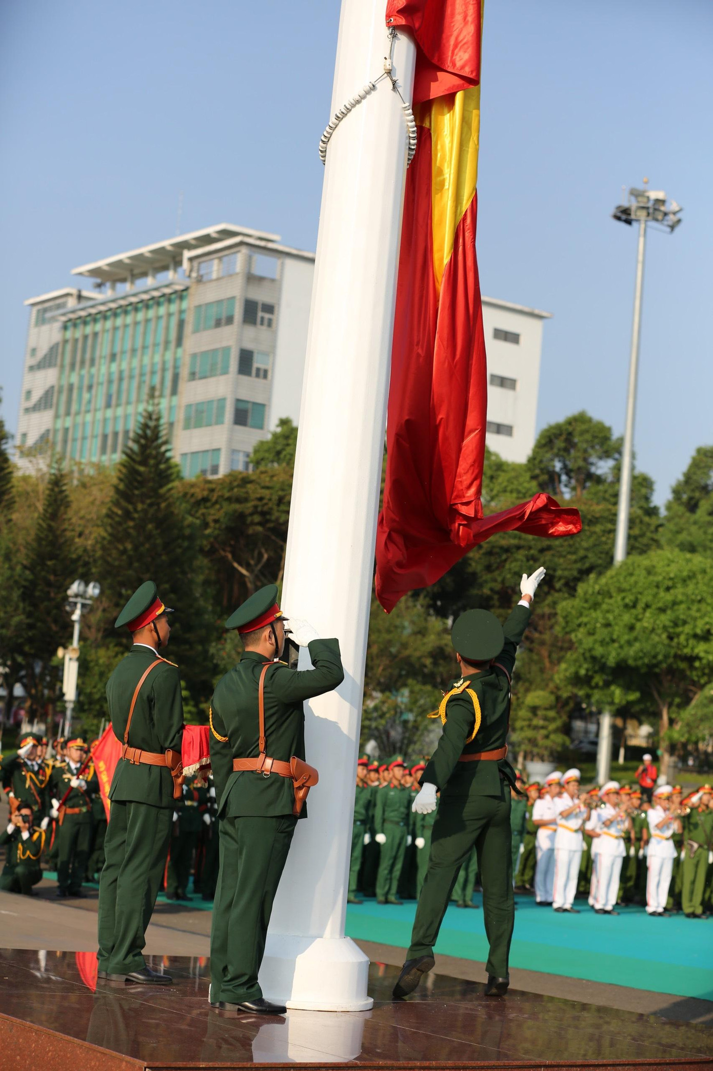 Lễ thượng cờ không chỉ gợi lên niềm tự hào dân tộc đối với những người có mặt chứng kiến, mà đây còn là sự cổ vũ khích lệ và tiếp thêm động lực cho các vận động viên trước giờ thi đấu Lễ thượng cờ không chỉ gợi lên niềm tự hào dân tộc đối với những người có mặt chứng kiến, mà đây còn là sự cổ vũ khích lệ và tiếp thêm động lực cho các vận động viên trước giờ thi đấu