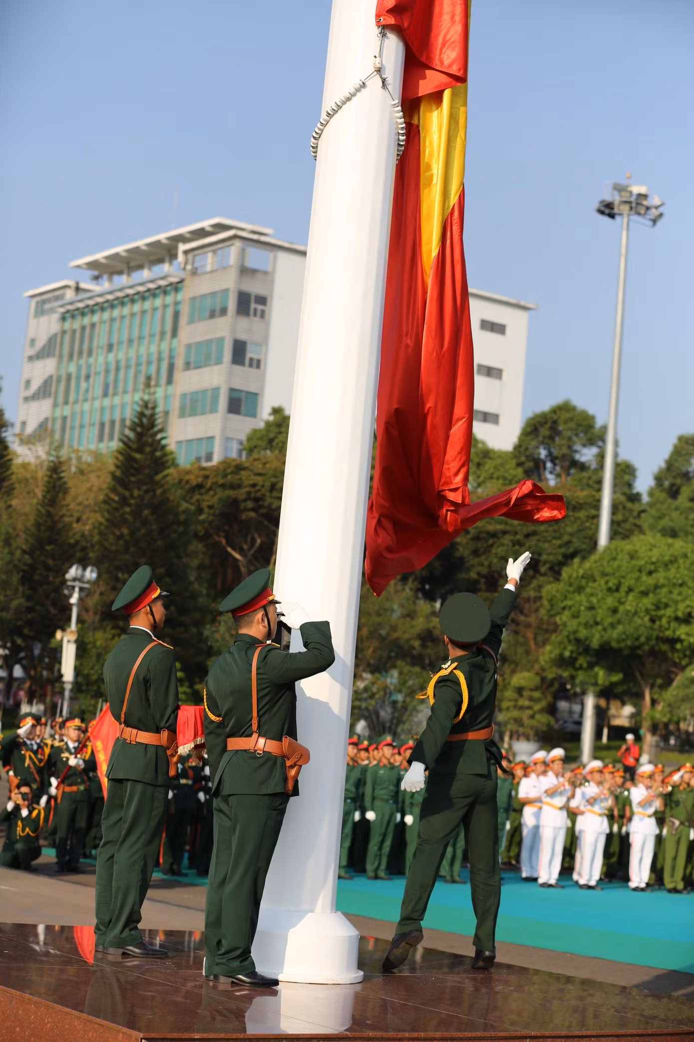 Lễ thượng cờ không chỉ gợi lên niềm tự hào dân tộc đối với những người có mặt chứng kiến, mà đây còn là sự cổ vũ khích lệ và tiếp thêm động lực cho các vận động viên trước giờ thi đấu Lễ thượng cờ không chỉ gợi lên niềm tự hào dân tộc đối với những người có mặt chứng kiến, mà đây còn là sự cổ vũ khích lệ và tiếp thêm động lực cho các vận động viên trước giờ thi đấu