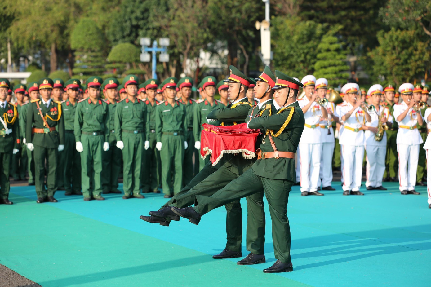Uy nghiêm Lễ Thượng cờ trên Quảng trường Đại Đoàn Kết ảnh 18 Uy nghiêm Lễ Thượng cờ trên Quảng trường Đại Đoàn Kết ảnh 18