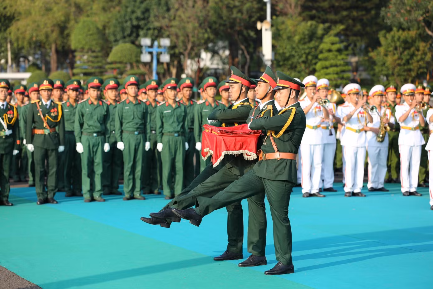 Uy nghiêm Lễ Thượng cờ trên Quảng trường Đại Đoàn Kết ảnh 18 Uy nghiêm Lễ Thượng cờ trên Quảng trường Đại Đoàn Kết ảnh 18