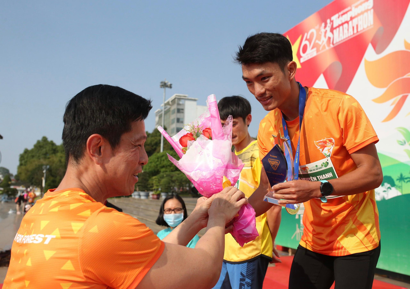 Tiền Phong Marathon 2021 - Cùng nhau về đích ảnh 132 Tiền Phong Marathon 2021 - Cùng nhau về đích ảnh 132