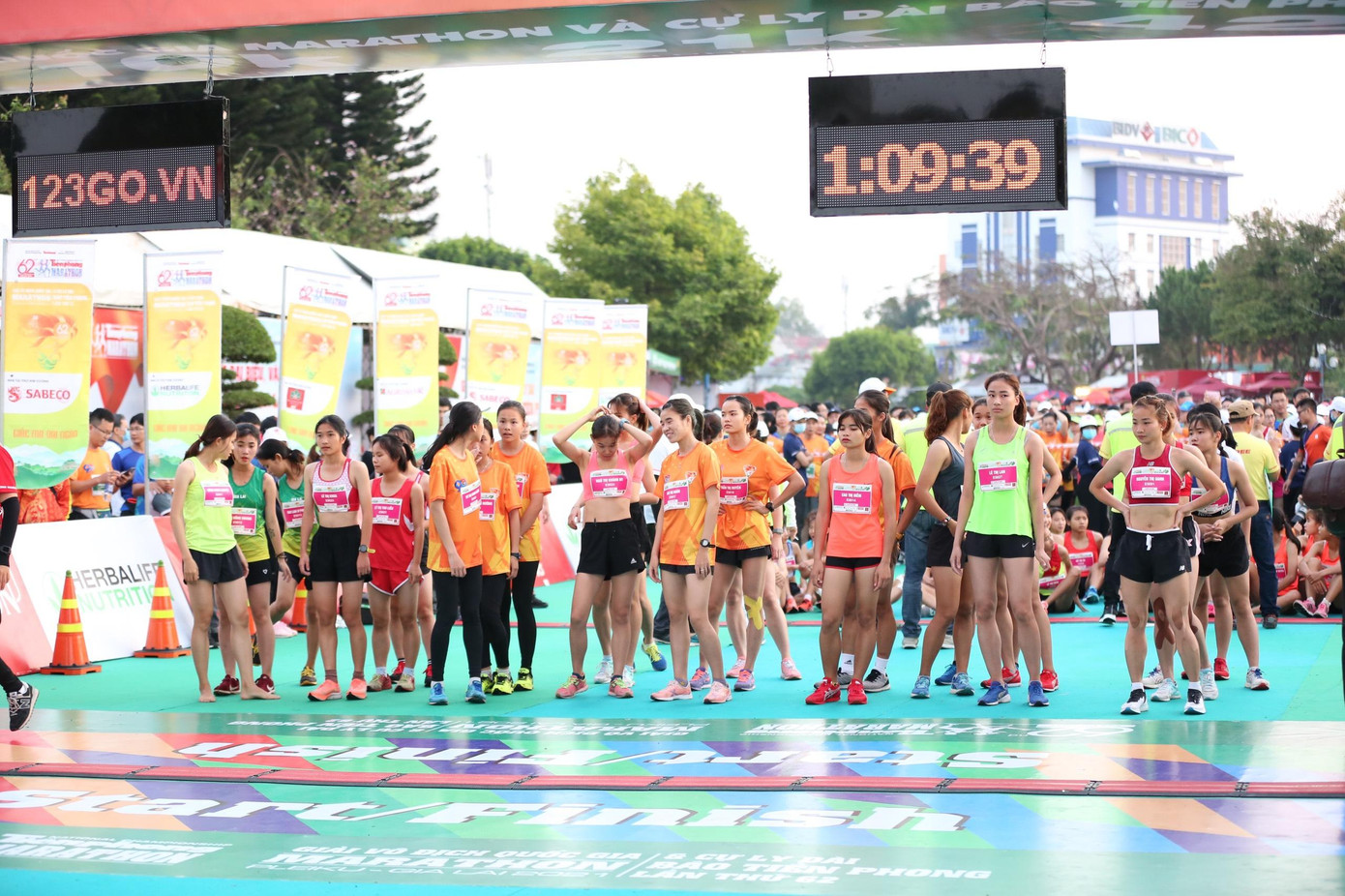 Tiền Phong Marathon 2021 - Cùng nhau về đích ảnh 39 Tiền Phong Marathon 2021 - Cùng nhau về đích ảnh 39