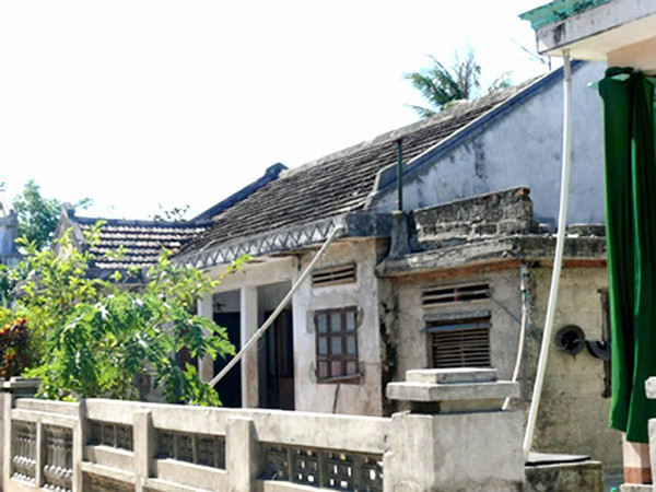 Chỉ sau vài năm, những ngôi nhà được xây bằng nước biển đã xuống cấp nghiêm trọng